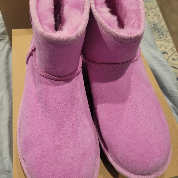 UGG Women Classic Mini II Genuine Shearling Lined Boot Wildflower new - Picture 4 of 6